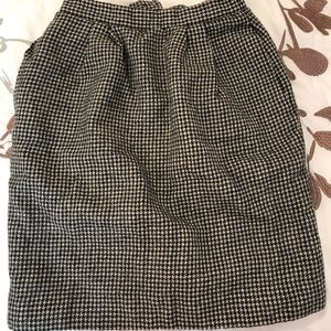 PURE VIRGIN WOOL SKIRT